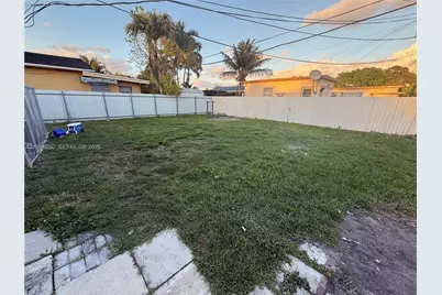 43 NW 76th Ave #0, Miami, FL 33126 - Photo 9