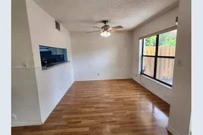 200 SW 95th Ter #200, Pembroke Pines, FL 33025 - Photo 9