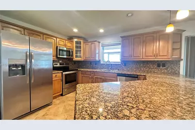 1141 Scarborough Dr, Davie, FL 33324 - Photo 11