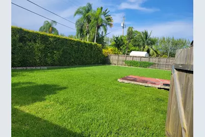 8245 SW 43rd St, Miami, FL 33155 - Photo 21