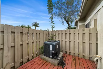 11166 NW 37th St, Sunrise, FL 33351 - Photo 27