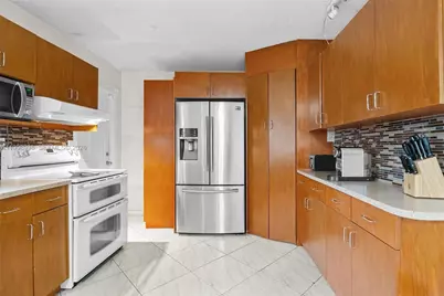 847 W 34th St, Hialeah, FL 33012 - Photo 3