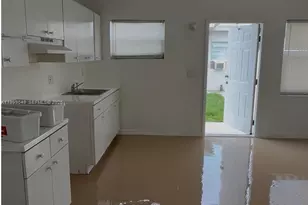 320 SW 11th Ave, Homestead, FL 33030 - Photo 3