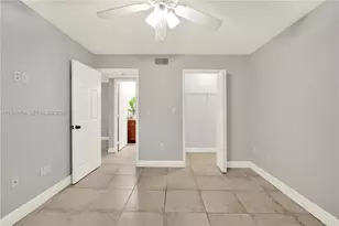 15570 SW 105th Ln, Miami, FL 33196 - Photo 11