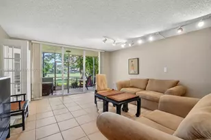823 Cypress Blvd, Pompano Beach, FL 33069 - Photo 9