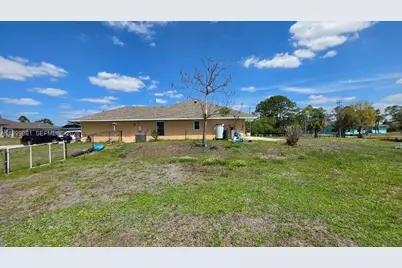 825 Costa Pl, Lehigh Acres, FL 33972 - Photo 17