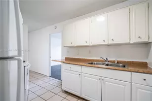 3049 NW 9th Ave, Wilton Manors, FL 33311 - Photo 9
