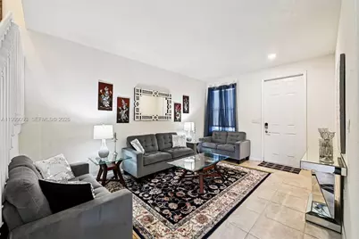 18431 NW 89th Ct, Hialeah, FL 33018 - Photo 15