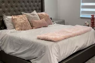 7690 S Southwood Cir, Davie, FL 33328 - Photo 11