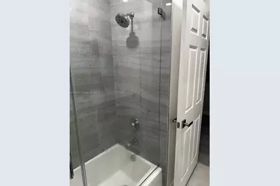 7690 S Southwood Cir, Davie, FL 33328 - Photo 21