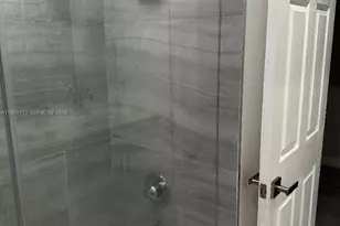 7690 S Southwood Cir, Davie, FL 33328 - Photo 21