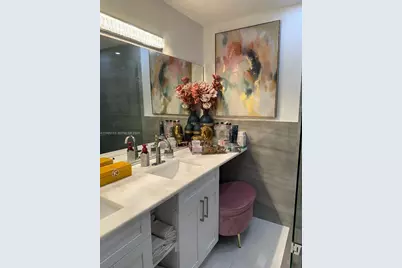 7690 S Southwood Cir, Davie, FL 33328 - Photo 13