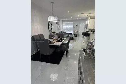 7690 S Southwood Cir, Davie, FL 33328 - Photo 9