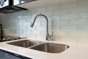 31 SE 6th St, Miami, FL 33131 - Photo 17