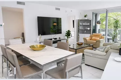 31 SE 6th St #301, Miami, FL 33131 - Photo 9