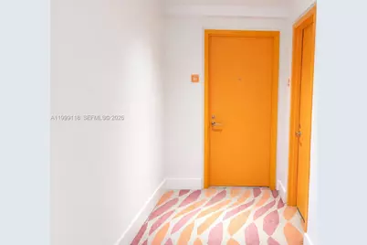 31 SE 6th St #301, Miami, FL 33131 - Photo 3