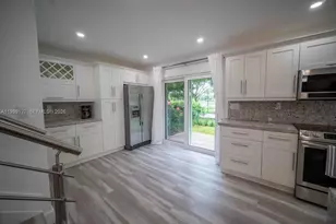 21761 SW 98th Pl, Cutler Bay, FL 33190 - Photo 7