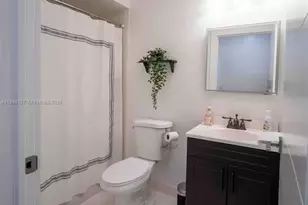 21761 SW 98th Pl, Cutler Bay, FL 33190 - Photo 23