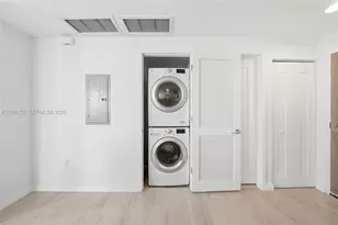 601 NE 27th St, Miami, FL 33137 - Photo 27