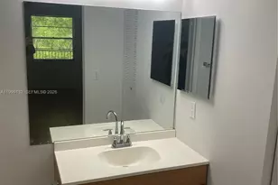 13255 SW 9th Ct, Pembroke Pines, FL 33027 - Photo 7