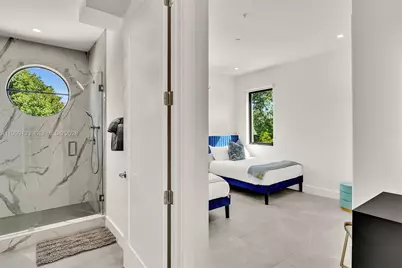 2100 Miami Rd #204, Fort Lauderdale, FL 33316 - Photo 13