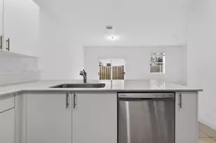 2662 SE 10th St, Homestead, FL 33035 - Photo 13