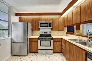 1526 Whitehall Dr, Davie, FL 33324 - Photo 43