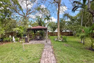 777 NE 144th St, North Miami, FL 33161 - Photo 15