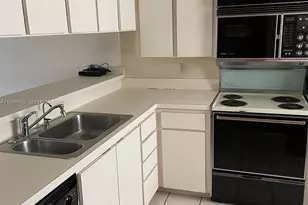 1703 Whitehall Dr, Davie, FL 33324 - Photo 5