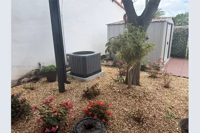 1486 W 72nd St, Hialeah, FL 33014 - Photo 33