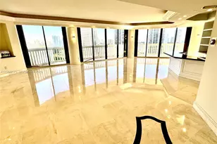 2000 Island Blvd, Aventura, FL 33160 - Photo 11