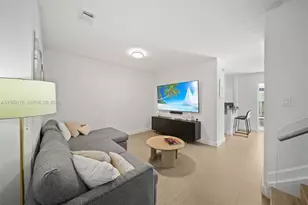 11613 NW 78th St, Doral, FL 33178 - Photo 7