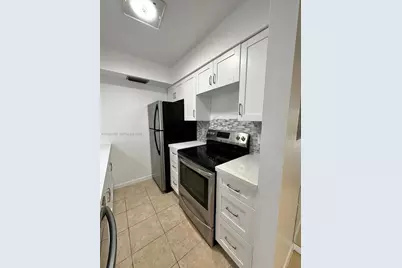 7137 Golf Colony Ct #202, Lake Worth, FL 33467 - Photo 9