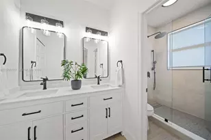 11613 NW 78th St, Doral, FL 33178 - Photo 17