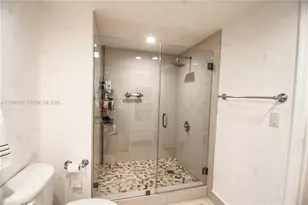 19501 W Country Club Dr, Aventura, FL 33180 - Photo 9