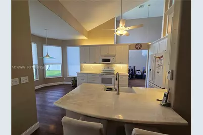18341 NW 10th St, Pembroke Pines, FL 33029 - Photo 9