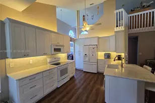 18341 NW 10th St, Pembroke Pines, FL 33029 - Photo 5