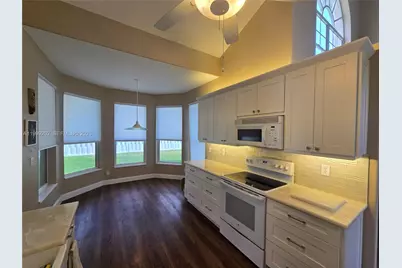 18341 NW 10th St, Pembroke Pines, FL 33029 - Photo 13