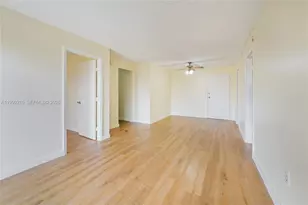 4801 NW 7th St, Miami, FL 33126 - Photo 17