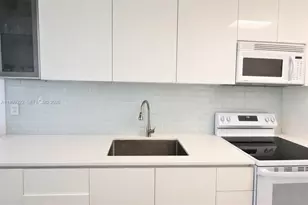 100 Lincoln Rd, Miami Beach, FL 33139 - Photo 7