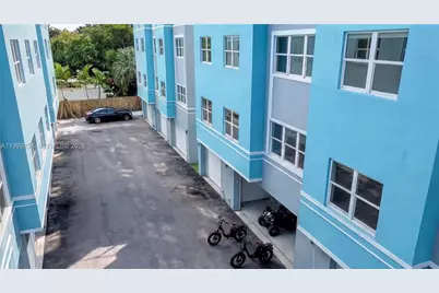 824 SE 12th Ct #13, Fort Lauderdale, FL 33316 - Photo 1