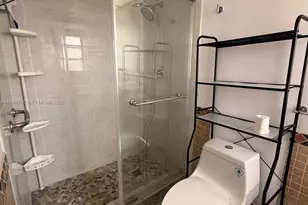 [Address not provided], Hallandale Beach, FL 33009 - Photo 25