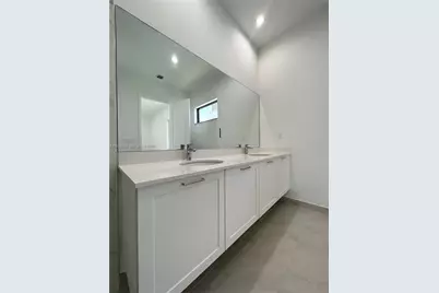 8037 NW 46th Ter, Doral, FL 33166 - Photo 13