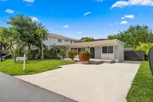 261 188th St, Sunny Isles Beach, FL 33160 - Photo 3