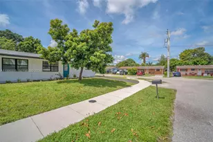 7022 SW 19th Ct, North Lauderdale, FL 33068 - Photo 31