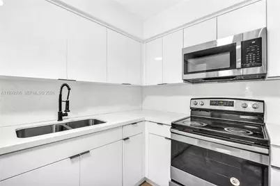 7022 SW 19th Ct, North Lauderdale, FL 33068 - Photo 9