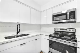 7022 SW 19th Ct, North Lauderdale, FL 33068 - Photo 9