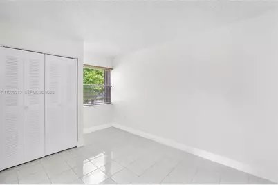 685 W Park Dr #206-11, Miami, FL 33172 - Photo 17