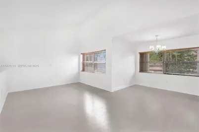 685 W Park Dr #206-11, Miami, FL 33172 - Photo 5