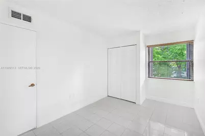 685 W Park Dr #206-11, Miami, FL 33172 - Photo 21